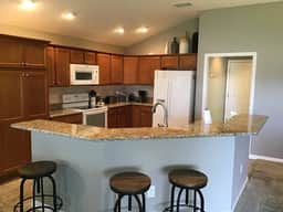 Beautifully decorated 3 bdrm home w/Open Floor Plan, BBQ & WiFi