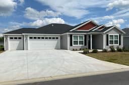 Beautifully Decorated BRAND NEW 3/2 Home w/4 Seater Golf Cart, BBQ, & WiFi!