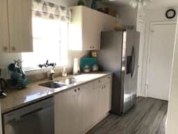 CHARMING, Dog-Friendly Home w/GAS GOLF CART, BBQ, & WIFI!