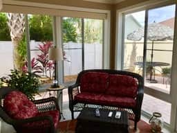 WOW!! Professionally decorated 2 Bd 2 Ba Villa close to Lake Sumter Landing