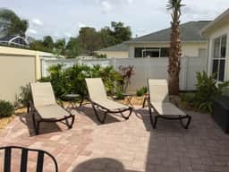 WOW!! Professionally decorated 2 Bd 2 Ba Villa close to Lake Sumter Landing