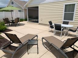 Walking Distance to Lake Sumter Landing! Bikes & BBQ Included!