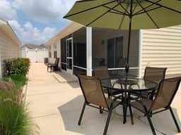 Walking Distance to Lake Sumter Landing! Bikes & BBQ Included!
