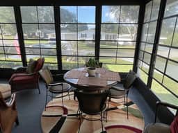 Beautifully Decorated 2 Bedroom 2 Bath Home with Golf Cart & Internet