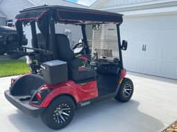 Stylish Shadybrook retreat with golf cart, bikes & Tesla charger!