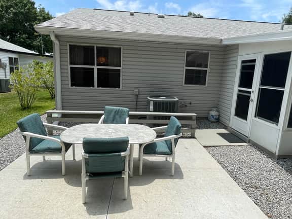If Privacy is the Key, Come Stay in This Beautiful 2 Bdrm 2 Bath w/BBQ