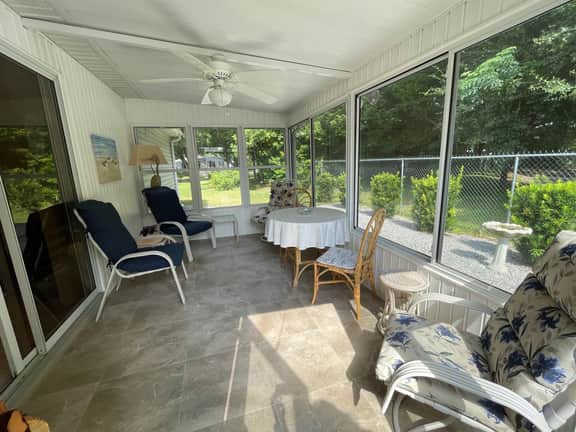 If Privacy is the Key, Come Stay in This Beautiful 2 Bdrm 2 Bath w/BBQ