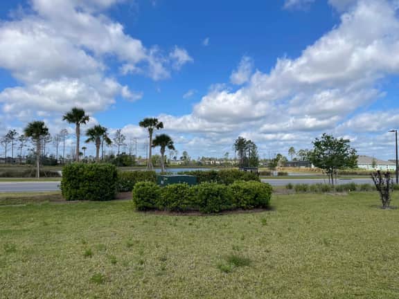 Charming home w/spacious kitchen, water view, enclosed lanai, & Pet Friendly