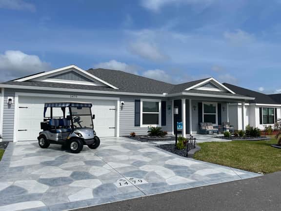 Cozy Retreat Walking Distance to The Pool! Gas Golf Cart Included!
