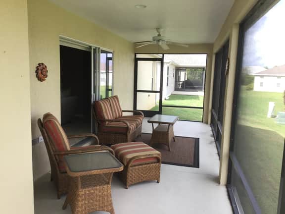 Beautifully decorated 3 bdrm home w/Open Floor Plan, BBQ & WiFi