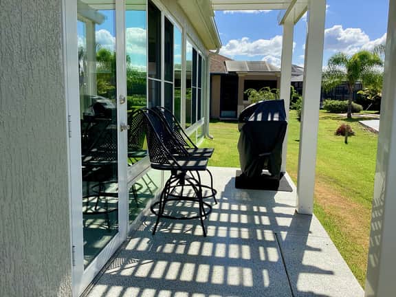 Stunning 3/2 Home w/Gas Golf Cart, BBQ Grill, and FREE WiFi!!