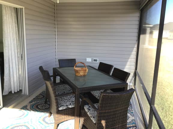 Beautifully Decorated BRAND NEW 3/2 Home w/4 Seater Golf Cart, BBQ, & WiFi!