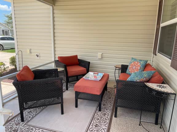 Beautifully 2/2 Dog-Friendly Patio Villa w/Golf Cart, BBQ, & FREE WiFi!