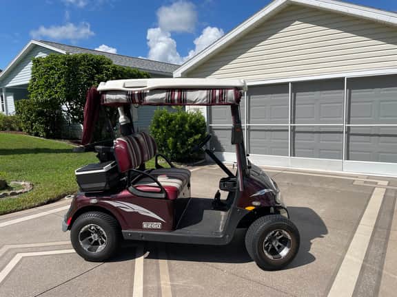Sunlit retreat overlooking championship fairways—your Florida oasis awaits!