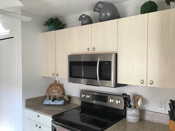 CHARMING, Dog-Friendly Home w/GAS GOLF CART, BBQ, & WIFI!
