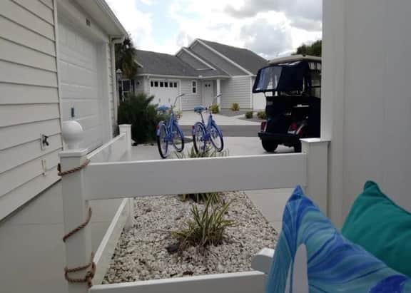 Close to Fun, Villa In Walking distance to Lake Sumter Landing w/Golf Cart!