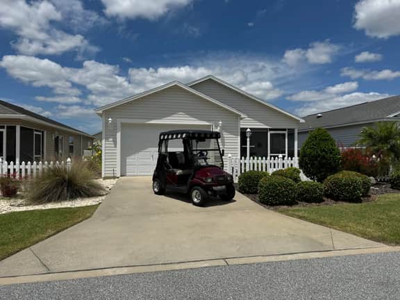 Charming Home in The Villages - Golf Cart & BBQ - Near Brownwood Paddock Park