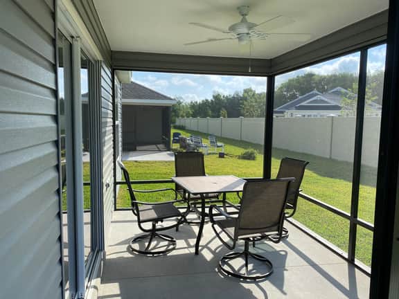 Charming 3 bdrm 2 bath Sm Dog-Friendly Home Comes Complete w/BBQ & GOLF CART