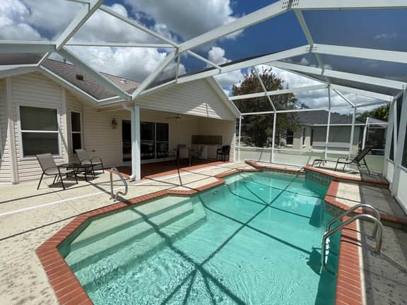 Private Pool Paradise close to Lake Sumter Landing Market Square!