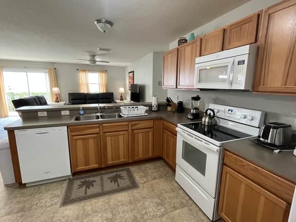 Beautiful Patio Villa w/ GOLF CART Close to Brownwood Paddock Square