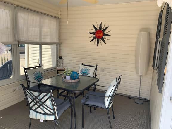 Recently updated Beautiful Villa with 4 Seater Gas Golf Cart, WIFI & BBQ!!