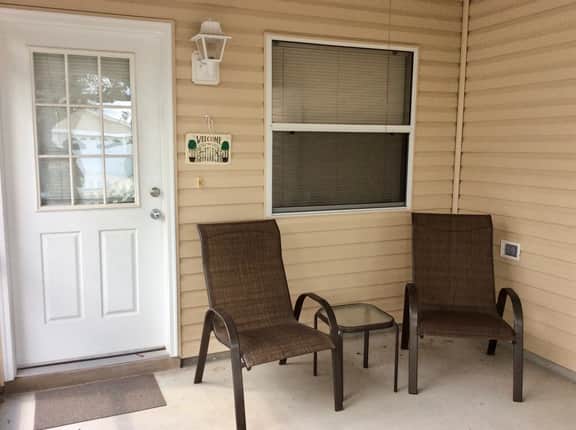 Bright, Open Retreat w/Stylish Flair & Easy Access to The Heart of The Action