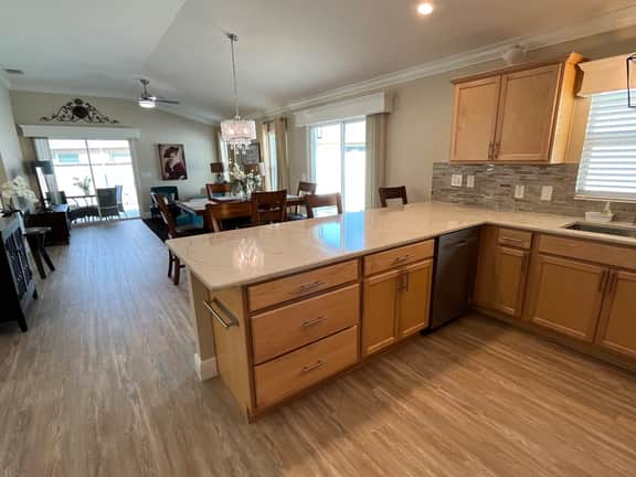 Beautiful, Conveniently Located Home w/Golf Cart & FREE WiFi!