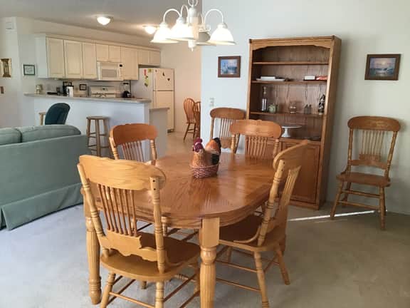 Patio Villa in St. Charles Village, GOLF CART, BBQ & WiFi included!