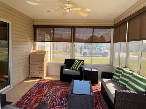 Beautiful 3/2 Home Close to Shopping w/BBQ Grill & WiFi!