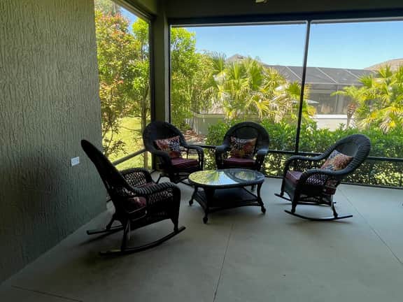 Marsh Bend Oasis: Elegant 3BR/3BA with Lanai Living & Easy Accessibility