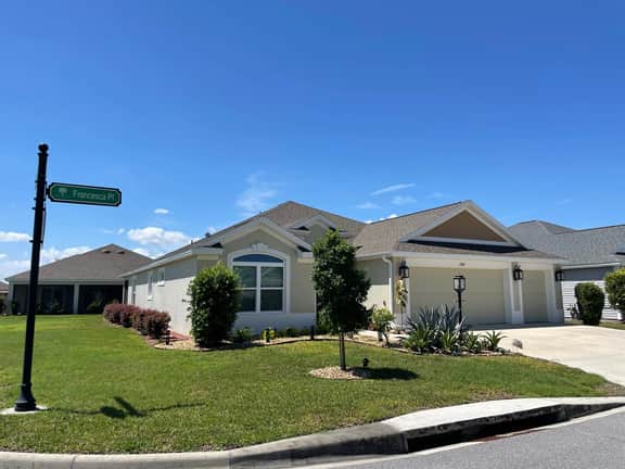 Sunny Village of Hawkins 3BR/3BA Getaway with Lanai, Pool Access