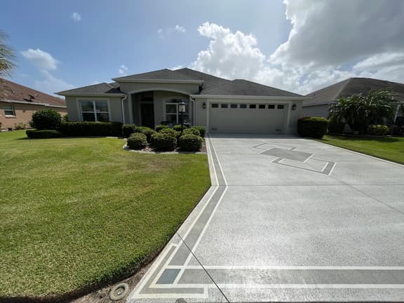 Stunning 3/2 Home w/Gas Golf Cart, BBQ Grill, and FREE WiFi!!