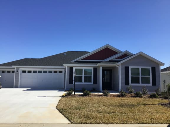 Beautifully Decorated BRAND NEW 3/2 Home w/4 Seater Golf Cart, BBQ, & WiFi!