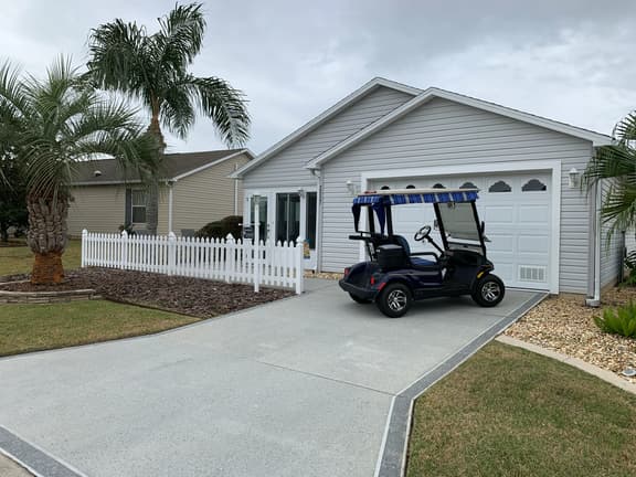 Central Location!! Beautiful Villa with 2 Seater Gas Golf Cart & WIFI