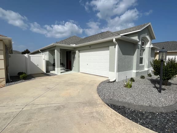 Beautiful, Conveniently Located Home w/Golf Cart & FREE WiFi!