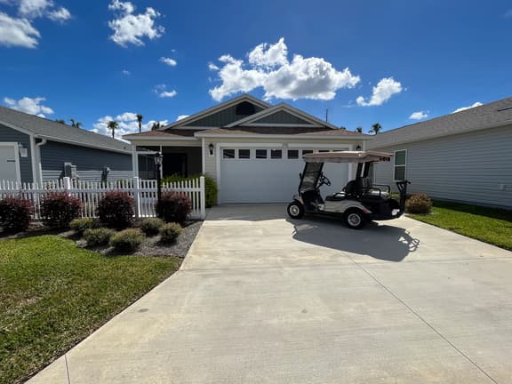 Charming 2 Bedroom Villa w/BBQ & 4 Seater Golf Cart!