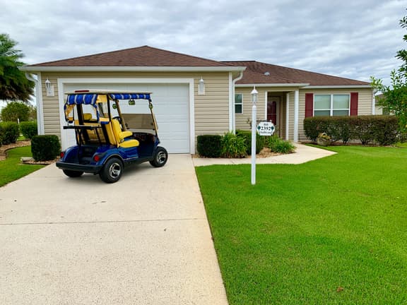 Beautiful 3/2 Home with gas Golf Cart & WiFi Located in Tamarind Grove