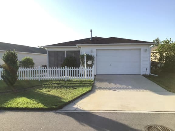 Patio Villa in St. Charles Village, GOLF CART, BBQ & WiFi included!