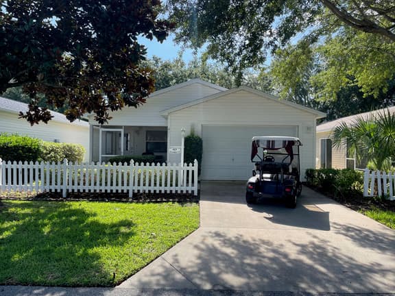 Charming Oasis in The Villages - Pet-Friendly Paradise w/Golf Cart!