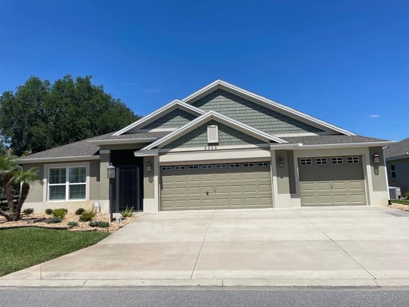 Marsh Bend Oasis: Elegant 3BR/3BA with Lanai Living & Easy Accessibility